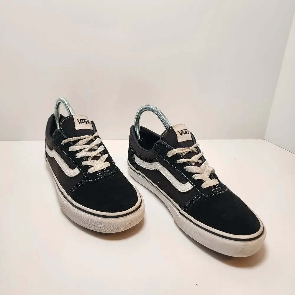 Van's Classic‎ Youth Black Canvas sneaker's SZ 5.5